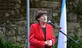 Elvira Cienfuegos recibe unha homenaxe pola defensa do medio ambiente e do ensino no pazo de Raxoi