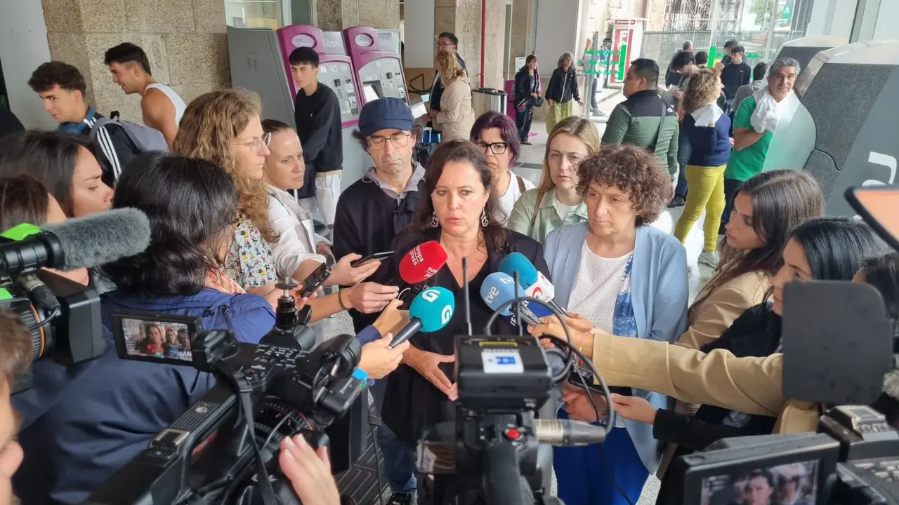 Declaraci&oacute;ns aos medios de Ana Miranda e Goretti Sanmart&iacute;n no d&eacute;cimo aniversario do accidente de Angrois
