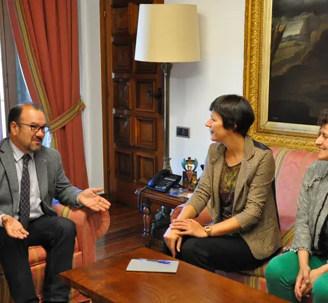 ENCONTRO PONT&Oacute;N E SANMART&Iacute;N CO REITOR DA USC (2)