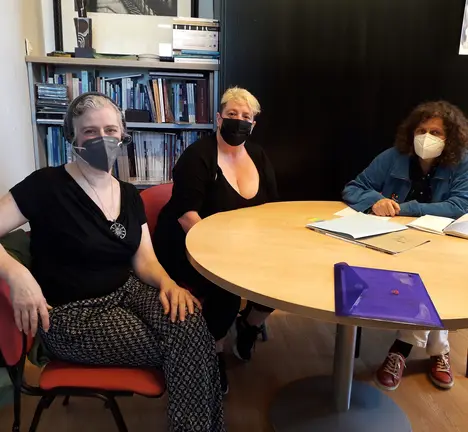 Reuni&oacute;n con artes&aacute;s