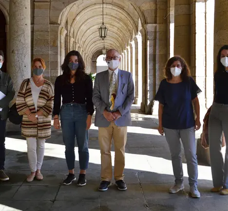 Reuni&oacute;n co equipo decanal da Facultade de Historia