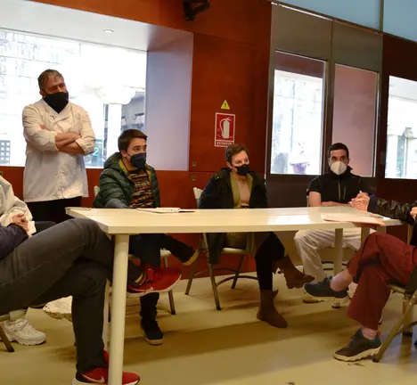 Reuni&oacute;n con comerciantes da praza de abastos