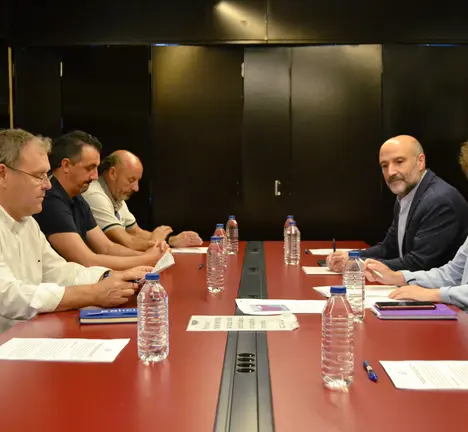 Reuni&oacute;n con representantes do Foro C&iacute;vico