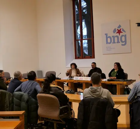 Reuni&oacute;n no Parlamento coa veci&ntilde;anza da Lavacolla