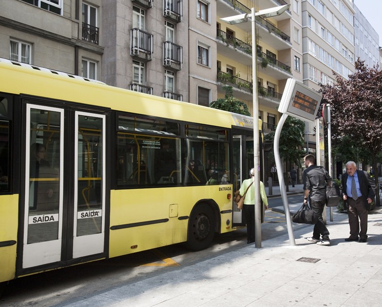 O goberno local estudará de urxencia as posibilidades para atopar unha solución que mellore o servizo de autobuses urbanos